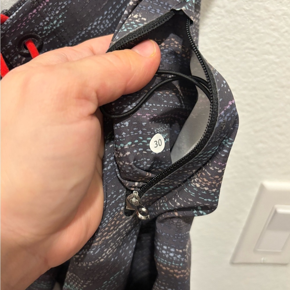 Lululemon Men's Swim Board Shorts with Red Accents Size 30 - Picture 6 of 12